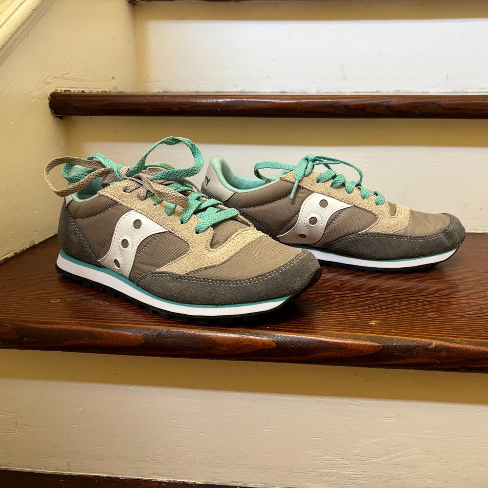Saucony retro sneakers, size 8.5. Never worn